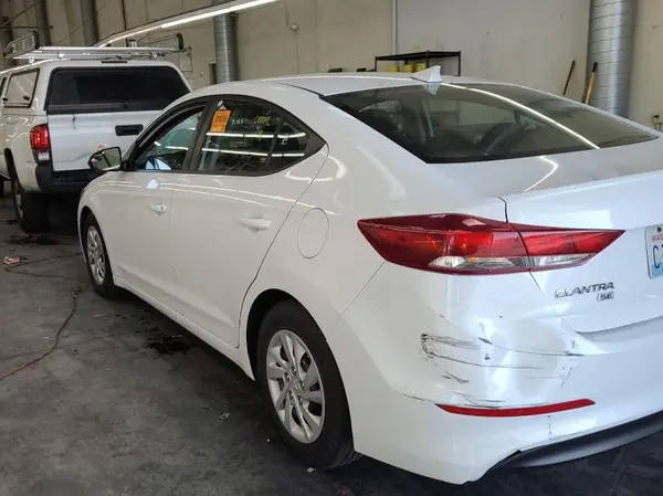 5NPD74LF3JH395431 2018 HYUNDAI ELANTRA - Image 2