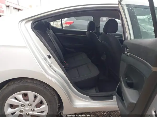 5NPD74LF3JH395705 2018 HYUNDAI ELANTRA - Image 8