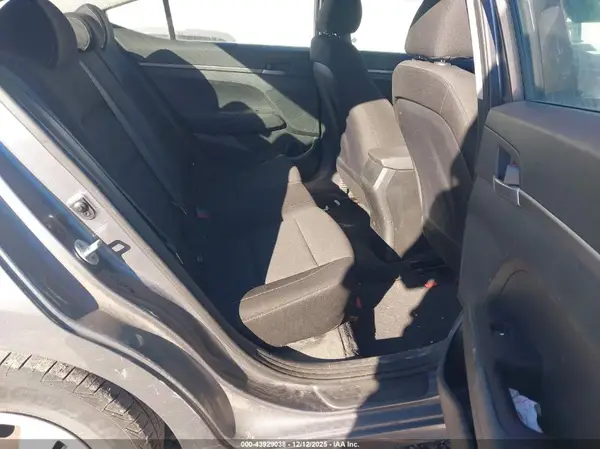 5NPD74LF3JH396837 2018 HYUNDAI ELANTRA - Image 8