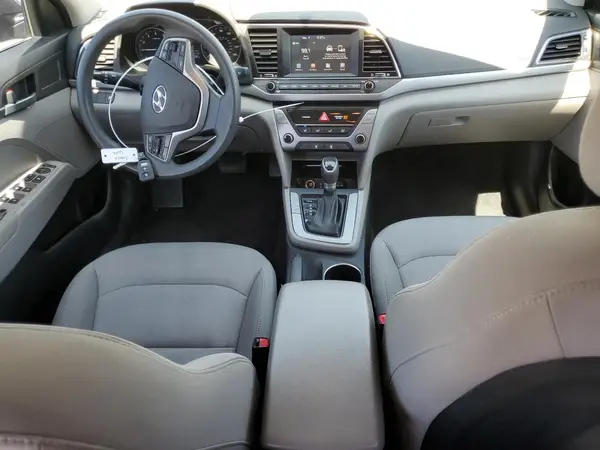 5NPD74LF3JH401096 2018 HYUNDAI ELANTRA - Image 8