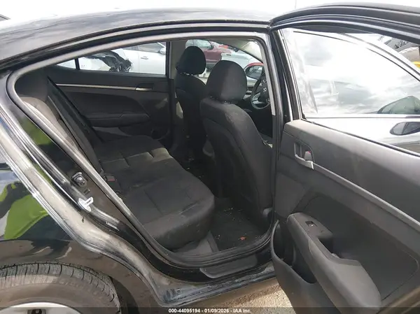 5NPD74LF3KH406087 2019 HYUNDAI ELANTRA - Image 8