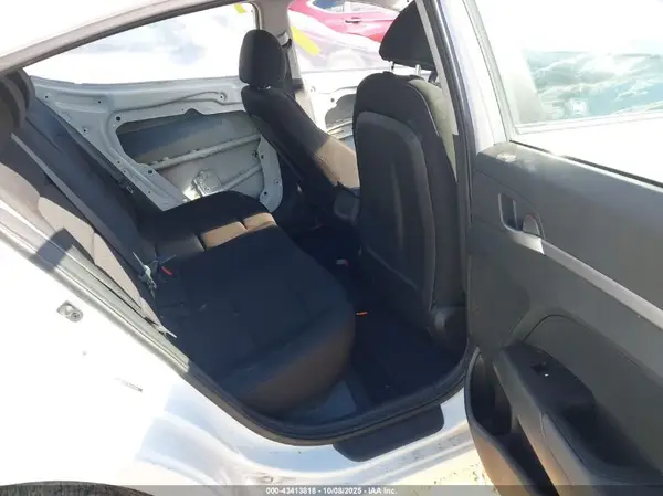 5NPD74LF3KH415341 2019 HYUNDAI ELANTRA - Image 8