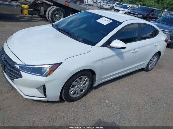 5NPD74LF3KH422693 2019 HYUNDAI ELANTRA - Image 2