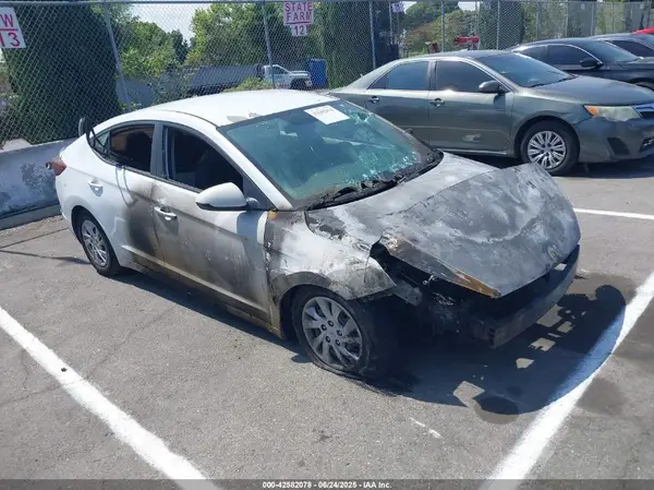5NPD74LF3KH438716 2019 HYUNDAI ELANTRA - Image 1