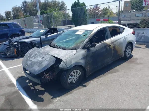 5NPD74LF3KH438716 2019 HYUNDAI ELANTRA - Image 2