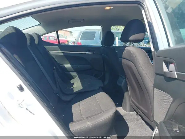 5NPD74LF3KH448243 2019 HYUNDAI ELANTRA - Image 8