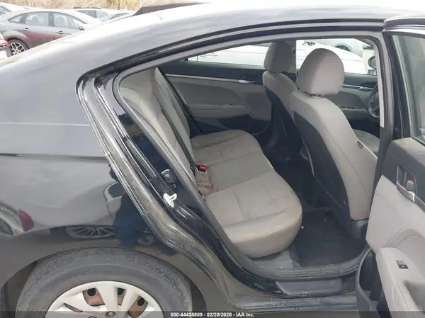 5NPD74LF3KH460098 2019 HYUNDAI ELANTRA - Image 8