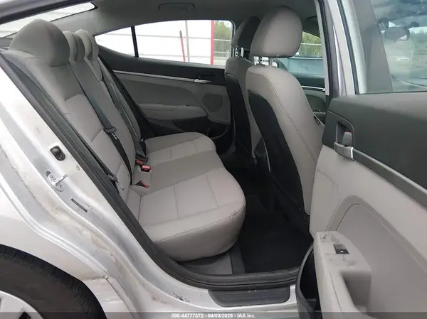 5NPD74LF3KH485910 2019 HYUNDAI ELANTRA - Image 8