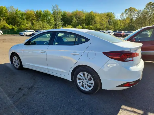 5NPD74LF3KH488953 2019 HYUNDAI ELANTRA - Image 2