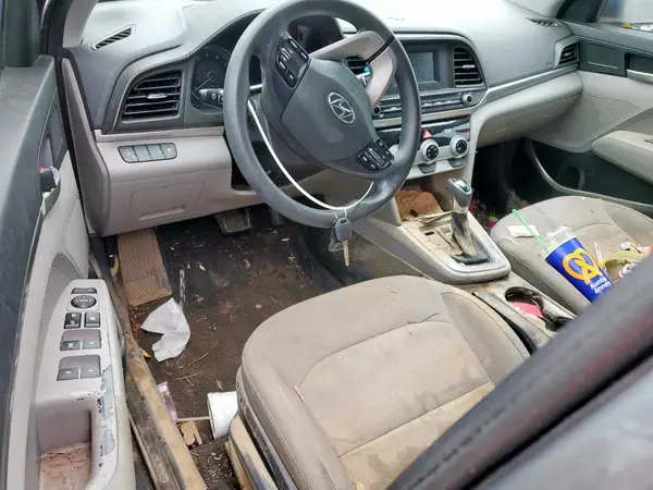 5NPD74LF3KH496681 2019 HYUNDAI ELANTRA - Image 8