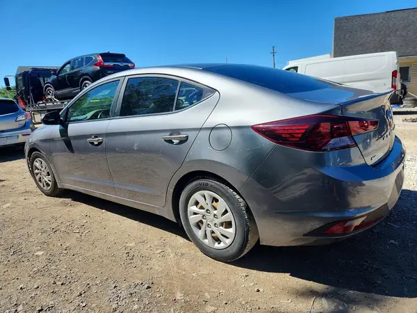5NPD74LF3KH497300 2019 HYUNDAI ELANTRA - Image 2