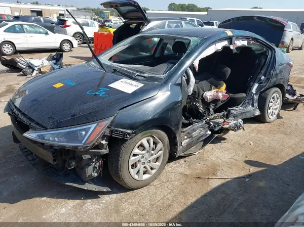 5NPD74LF3LH555830 2020 HYUNDAI ELANTRA - Image 2