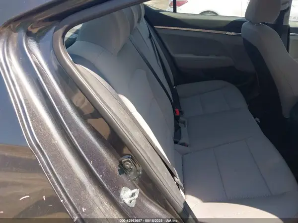5NPD74LF3LH560218 2020 HYUNDAI ELANTRA - Image 8