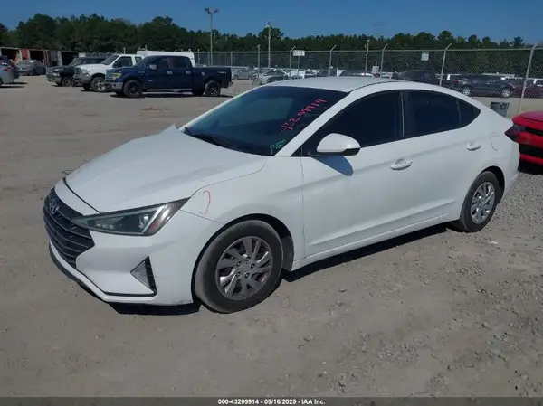 5NPD74LF3LH608168 2020 HYUNDAI ELANTRA - Image 2