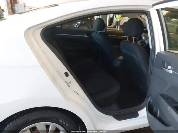 5NPD74LF3LH610812 2020 HYUNDAI ELANTRA - Image 8