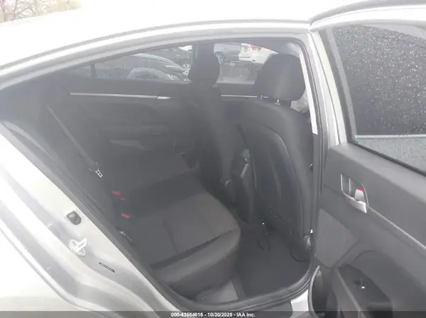 5NPD74LF3LH621115 2020 HYUNDAI ELANTRA - Image 8