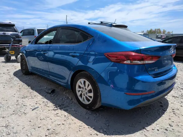5NPD74LF4HH039824 2017 HYUNDAI ELANTRA - Image 2
