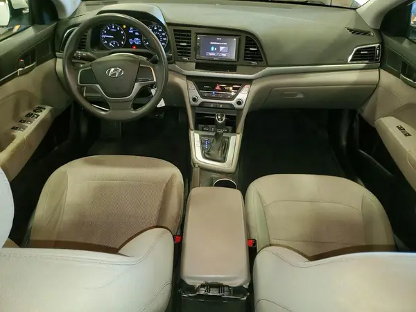 5NPD74LF4HH056610 2017 HYUNDAI ELANTRA - Image 8