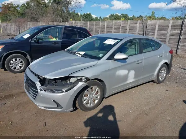 5NPD74LF4HH063590 2017 HYUNDAI ELANTRA - Image 2