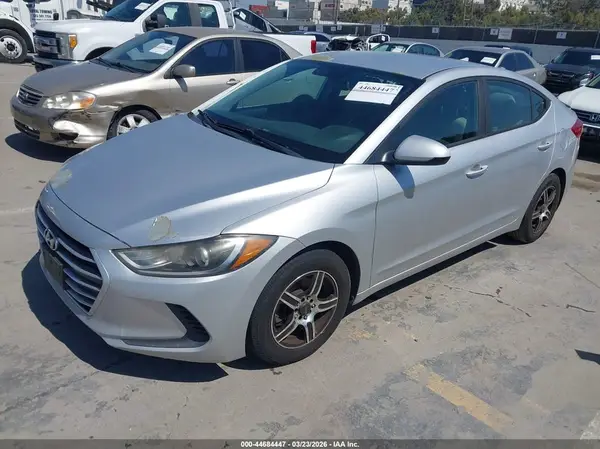5NPD74LF4HH066666 2017 HYUNDAI ELANTRA - Image 2