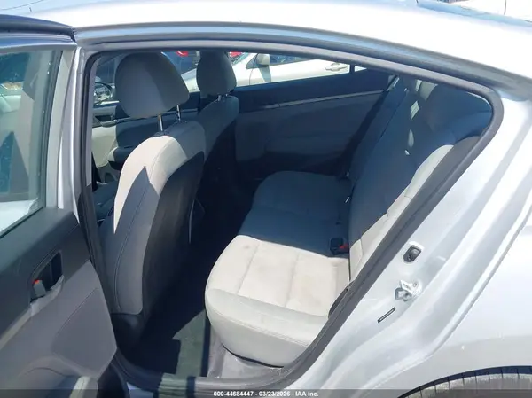 5NPD74LF4HH066666 2017 HYUNDAI ELANTRA - Image 8