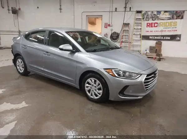 5NPD74LF4HH067607 2017 HYUNDAI ELANTRA - Image 1