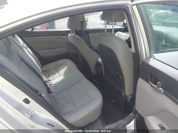 5NPD74LF4HH069261 2017 HYUNDAI ELANTRA - Image 8