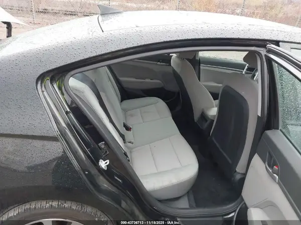 5NPD74LF4HH077845 2017 HYUNDAI ELANTRA - Image 8