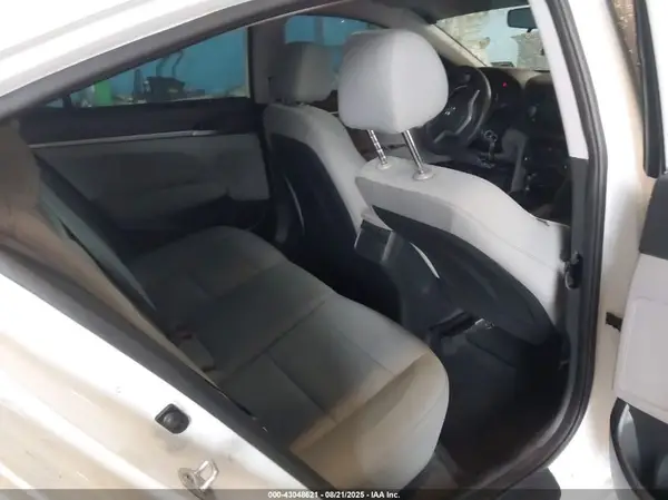 5NPD74LF4HH079952 2017 HYUNDAI ELANTRA - Image 8