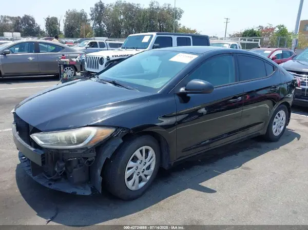 5NPD74LF4HH081376 2017 HYUNDAI ELANTRA - Image 2