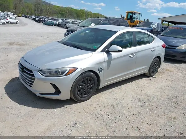 5NPD74LF4HH084875 2017 HYUNDAI ELANTRA - Image 2