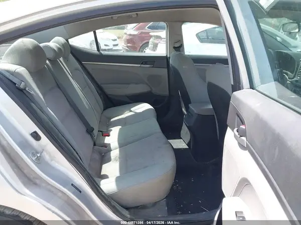 5NPD74LF4HH084875 2017 HYUNDAI ELANTRA - Image 8