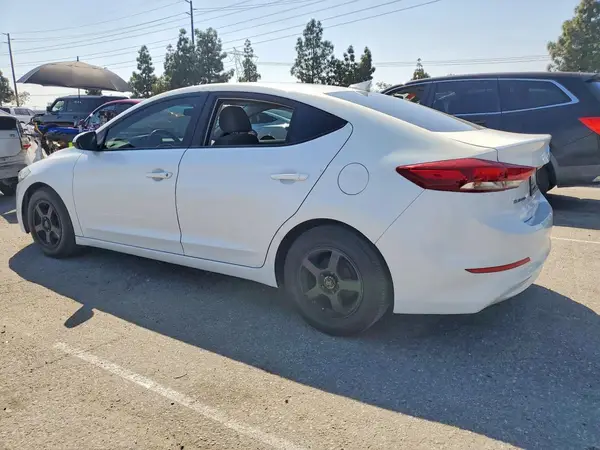 5NPD74LF4HH085069 2017 HYUNDAI ELANTRA - Image 2