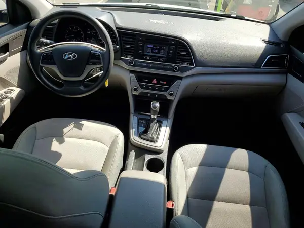 5NPD74LF4HH085069 2017 HYUNDAI ELANTRA - Image 8