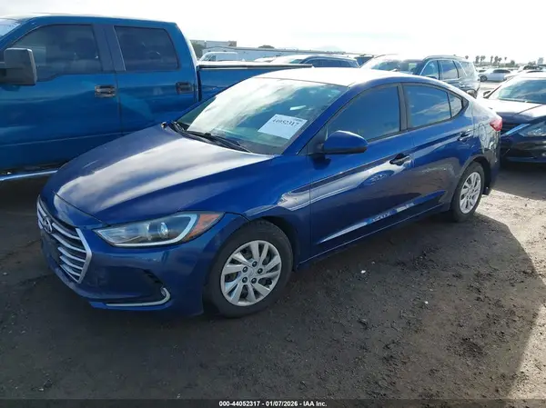 5NPD74LF4HH087422 2017 HYUNDAI ELANTRA - Image 2