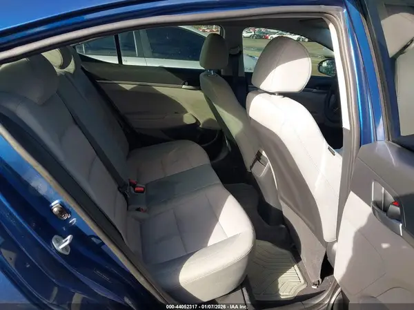 5NPD74LF4HH087422 2017 HYUNDAI ELANTRA - Image 8