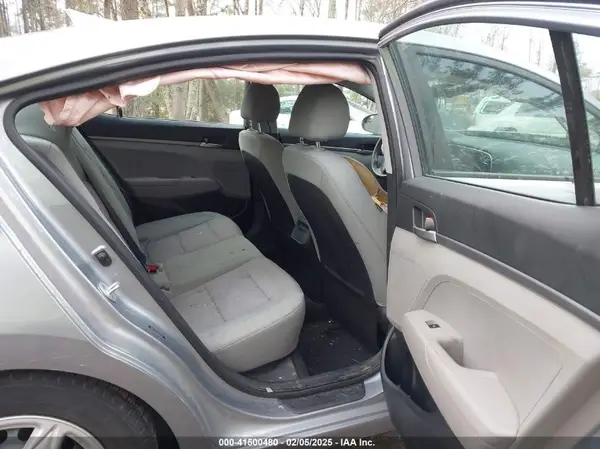 5NPD74LF4HH091597 2017 HYUNDAI ELANTRA - Image 8