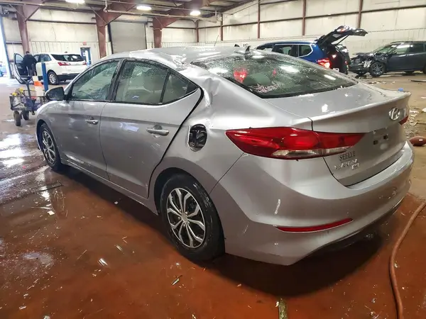 5NPD74LF4HH100721 2017 HYUNDAI ELANTRA - Image 2