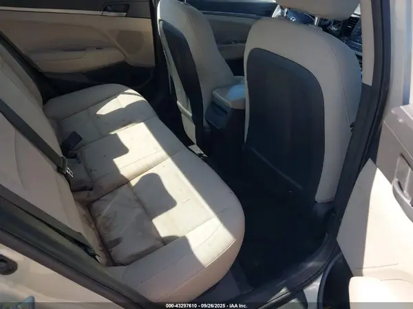 5NPD74LF4HH101643 2017 HYUNDAI ELANTRA - Image 8