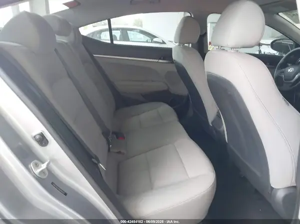 5NPD74LF4HH103120 2017 HYUNDAI ELANTRA - Image 8