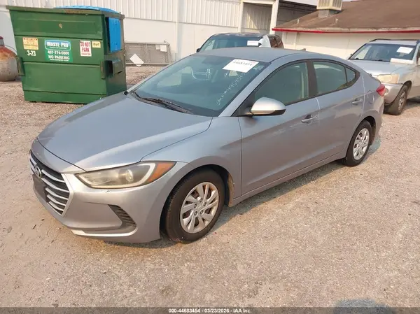 5NPD74LF4HH112352 2017 HYUNDAI ELANTRA - Image 2