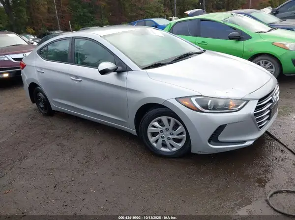 5NPD74LF4HH127028 2017 HYUNDAI ELANTRA - Image 1