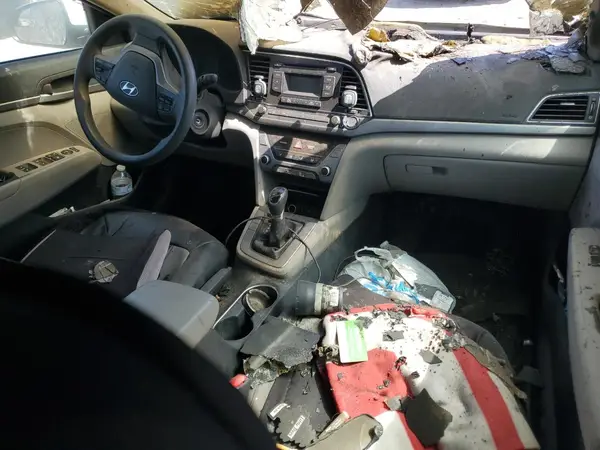 5NPD74LF4HH128227 2017 HYUNDAI ELANTRA - Image 8