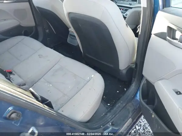 5NPD74LF4HH136442 2017 HYUNDAI ELANTRA - Image 8