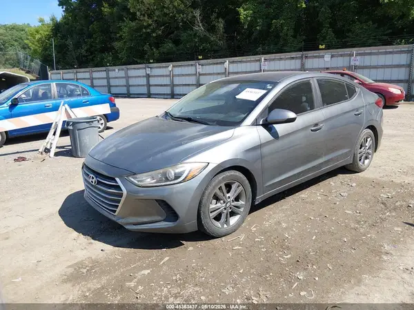 5NPD74LF4HH136683 2017 HYUNDAI ELANTRA - Image 2