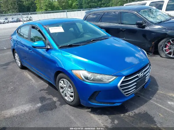 5NPD74LF4HH137204 2017 HYUNDAI ELANTRA - Image 1