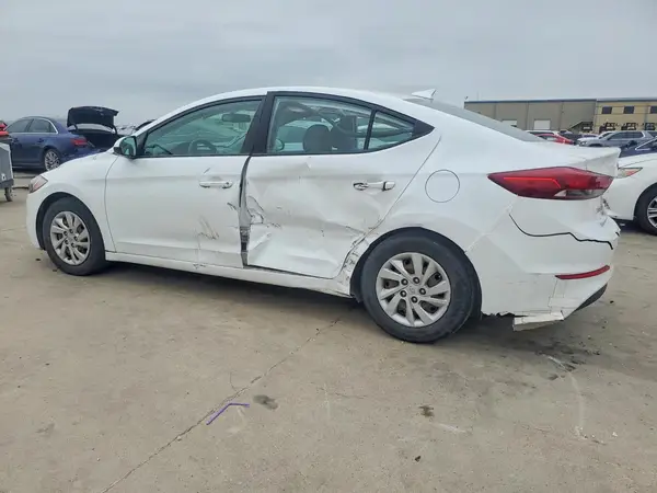 5NPD74LF4HH140054 2017 HYUNDAI ELANTRA - Image 2