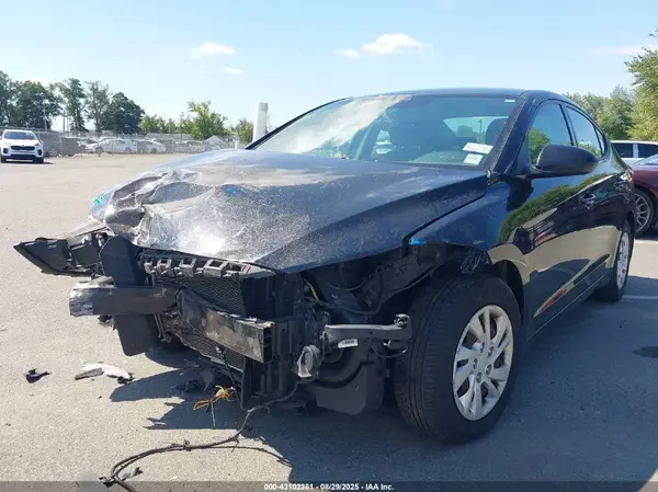 5NPD74LF4HH143312 2017 HYUNDAI ELANTRA - Image 2