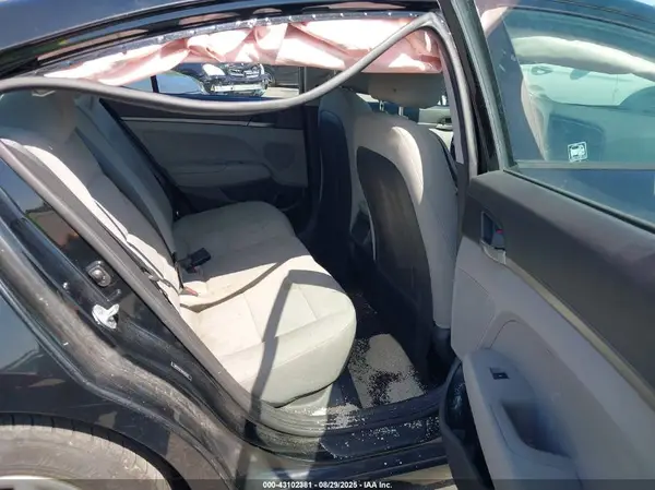 5NPD74LF4HH143312 2017 HYUNDAI ELANTRA - Image 8