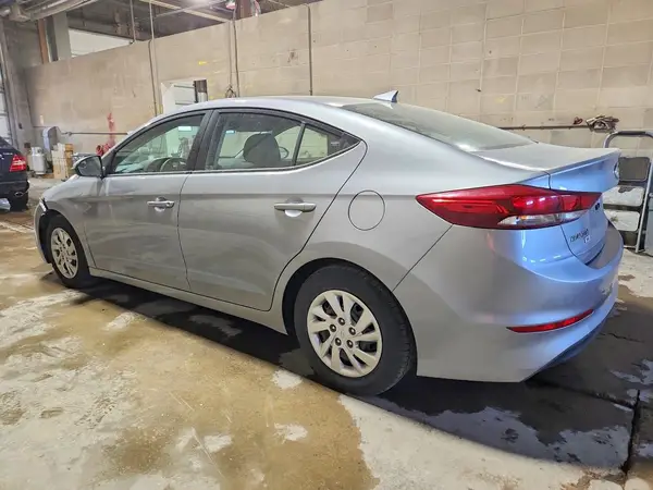 5NPD74LF4HH146551 2017 HYUNDAI ELANTRA - Image 2